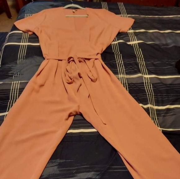 Asos pink jumpsuit with belt - Picture 10 of 13
